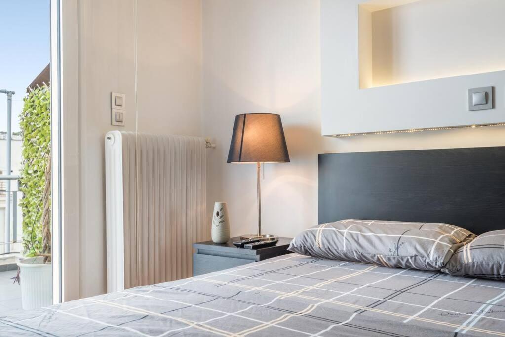 Modern Spacious Apt In 아테네 외부 사진